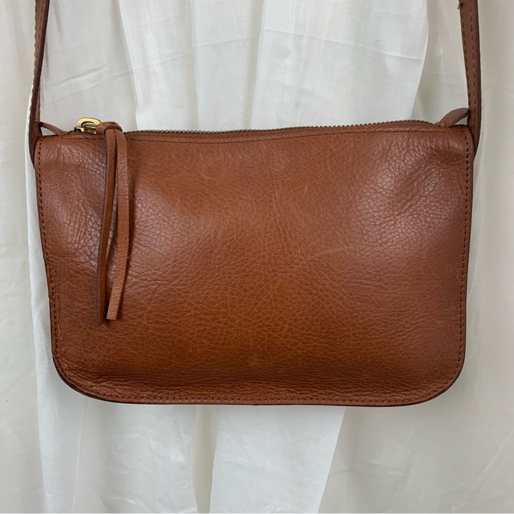 Madewell Leather The Simple Crossbody Bag 
English Saddle Excellent condition